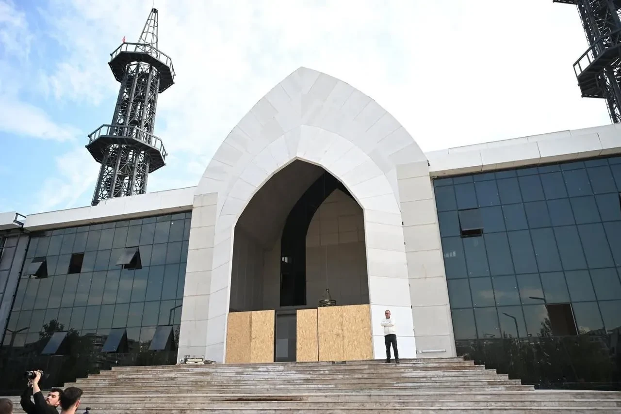 Kartepe Kent Meydanı Camisi’nin inşaatı tamamlanmak üzere