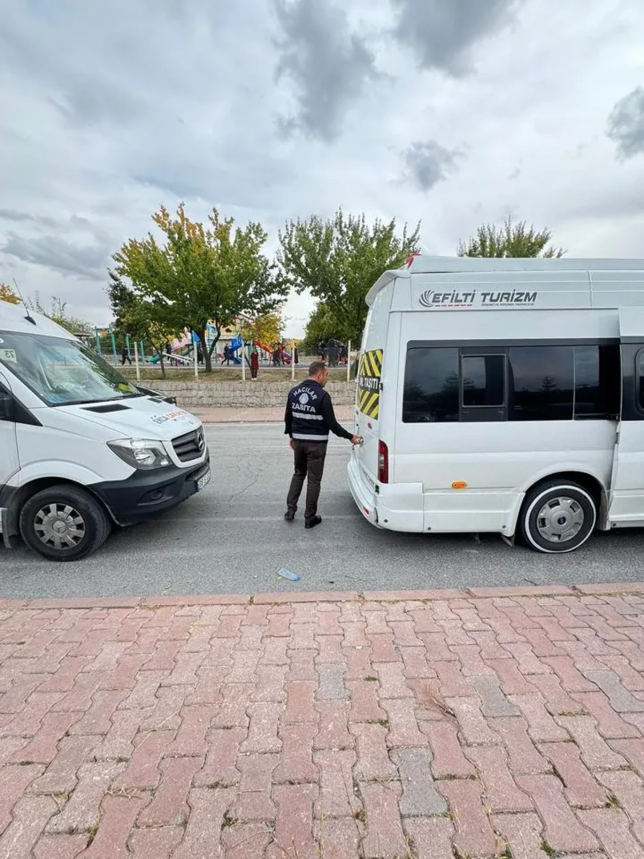 Hacılar belediyesi ve jandarma okul servislerinde güvenlik denetimi yaptı
