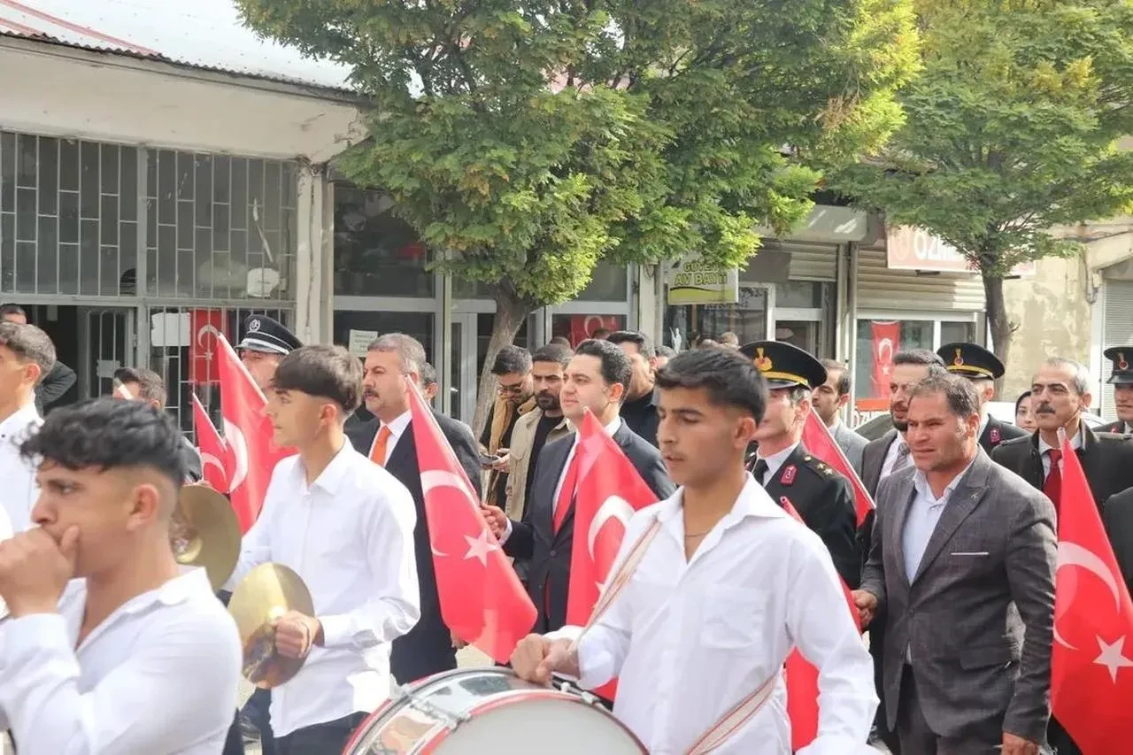 Ağrı'nın Tutak ilçesinde Cumhuriyet Bayramı coşkuyla kutlandı