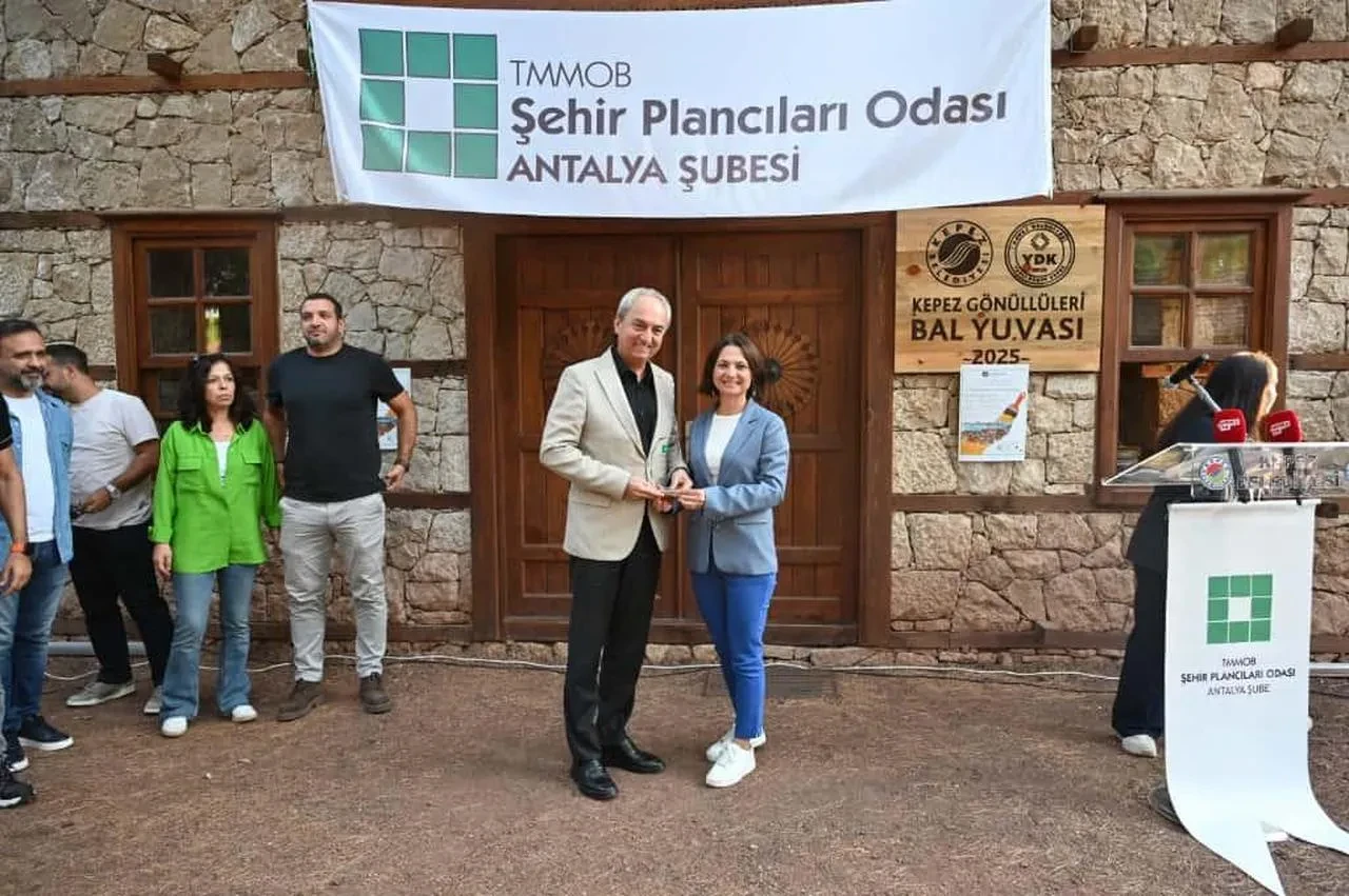 Kepez Belediyesi’nde çocuklar geleceğin şehirlerini resmetti