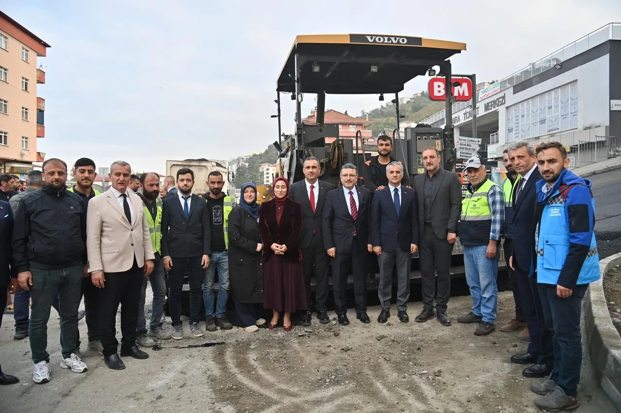 Trabzon Büyükşehir Belediye Başkanı Ahmet Metin Genç Yomra'daki çalışmaları inceledi