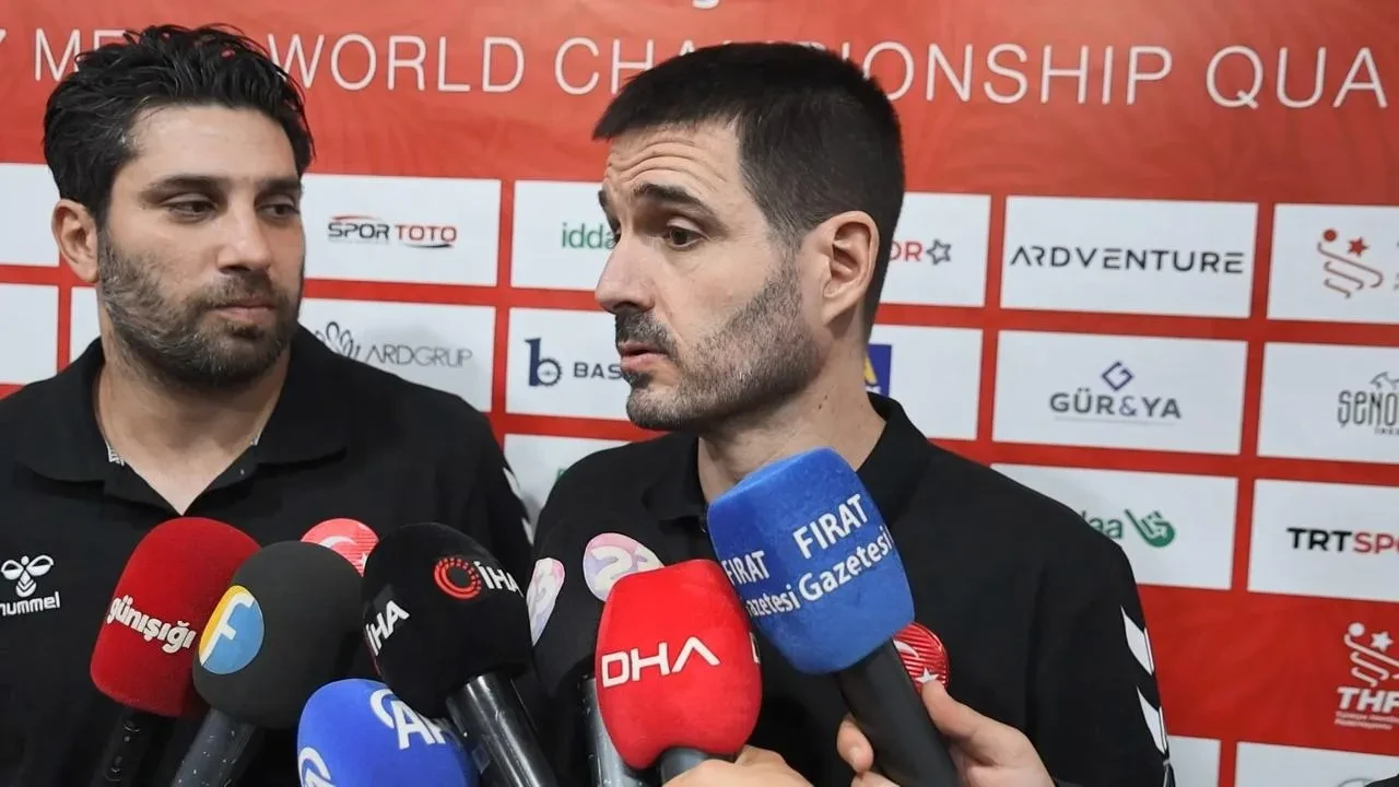 A Milli Erkek Hentbol Takımı Güney Kıbrıs Rum Kesimi'ni 35-19 mağlup