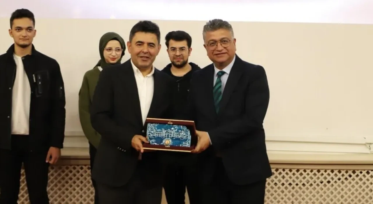 Kütahya'da Bakan Yardımcısı Boyraz öğrencilere Türkiye'nin ulaşım vizyonunu anlattı