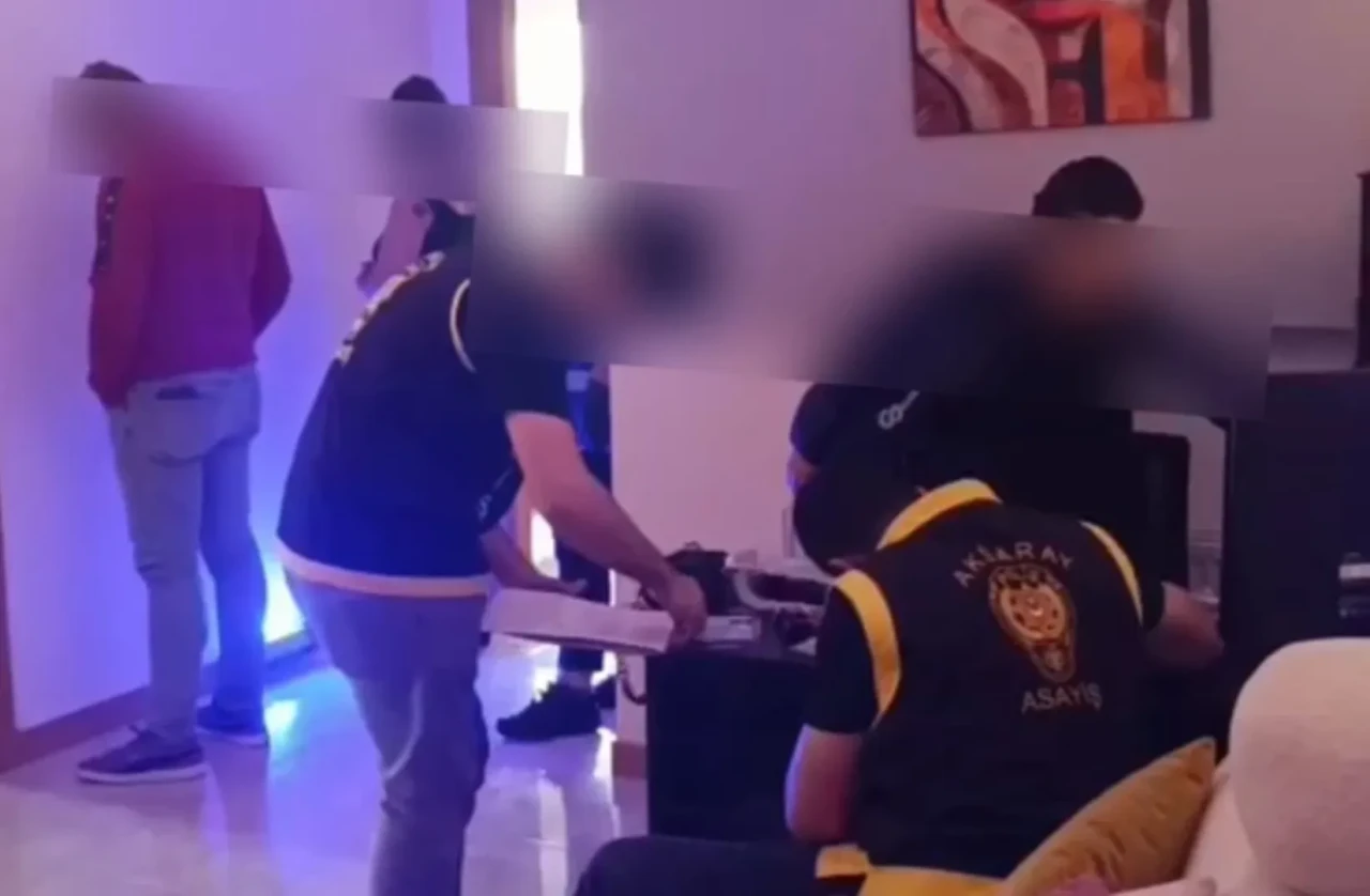 Aksaray’da fuhuş operasyonunda 3 kişi tutuklandı ve para cezaları uygulandı.