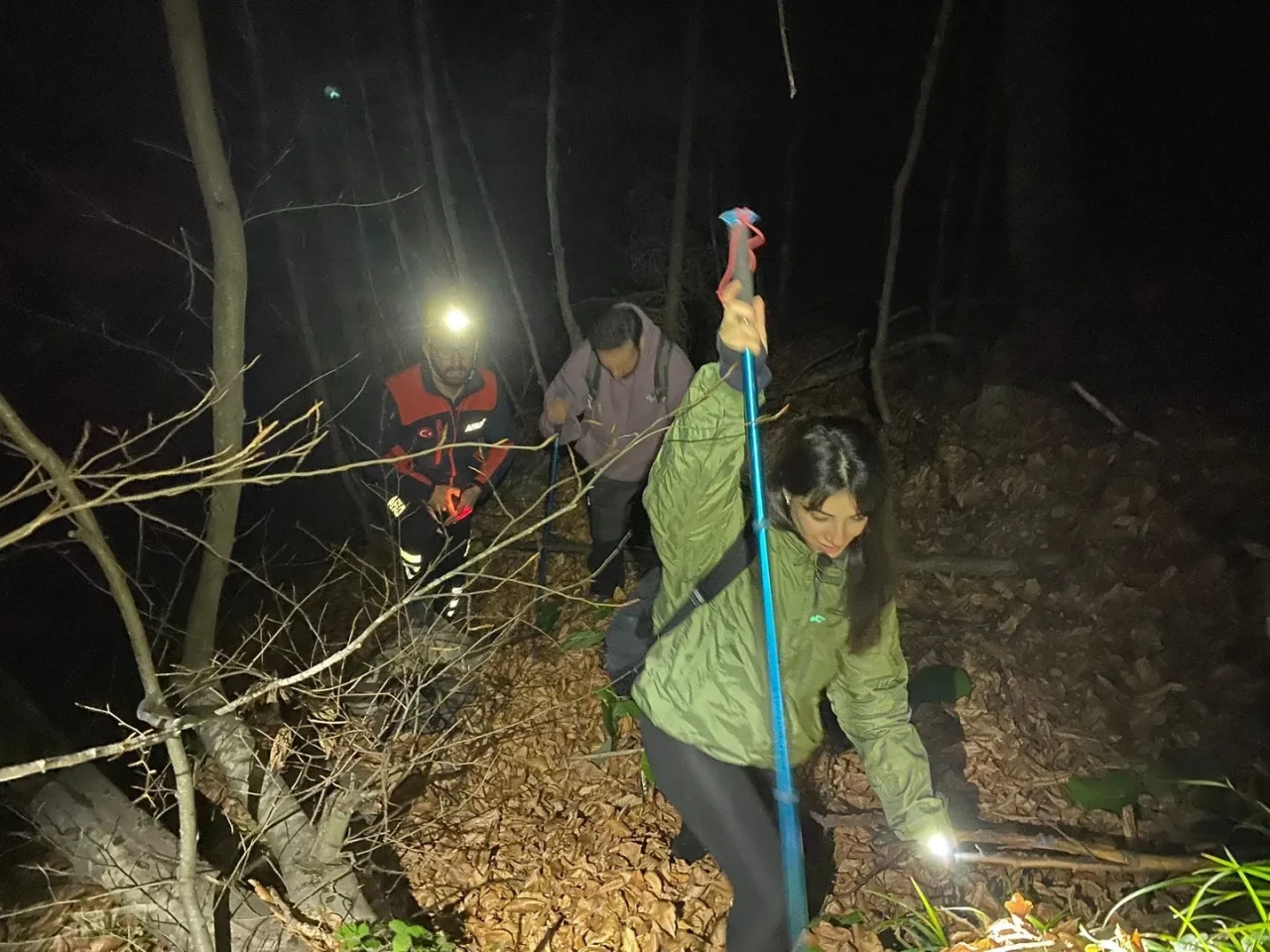 Bursa'da Saitabat Şelalesi'nde mahsur kalan iki kişi AFAD tarafından kurtarıldı