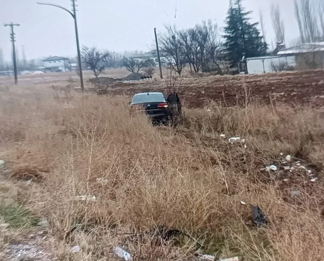 Malatya'da kontrolden çıkan otomobil tarlaya girdi: 4 yaralı