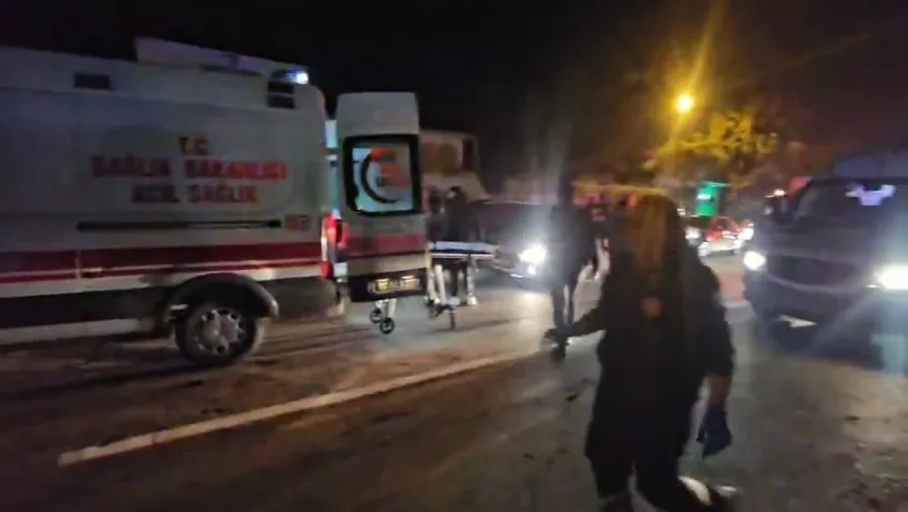 Bursa'da hafif ticari araç ile otomobilin kazasında bir kişi hayatını kaybetti