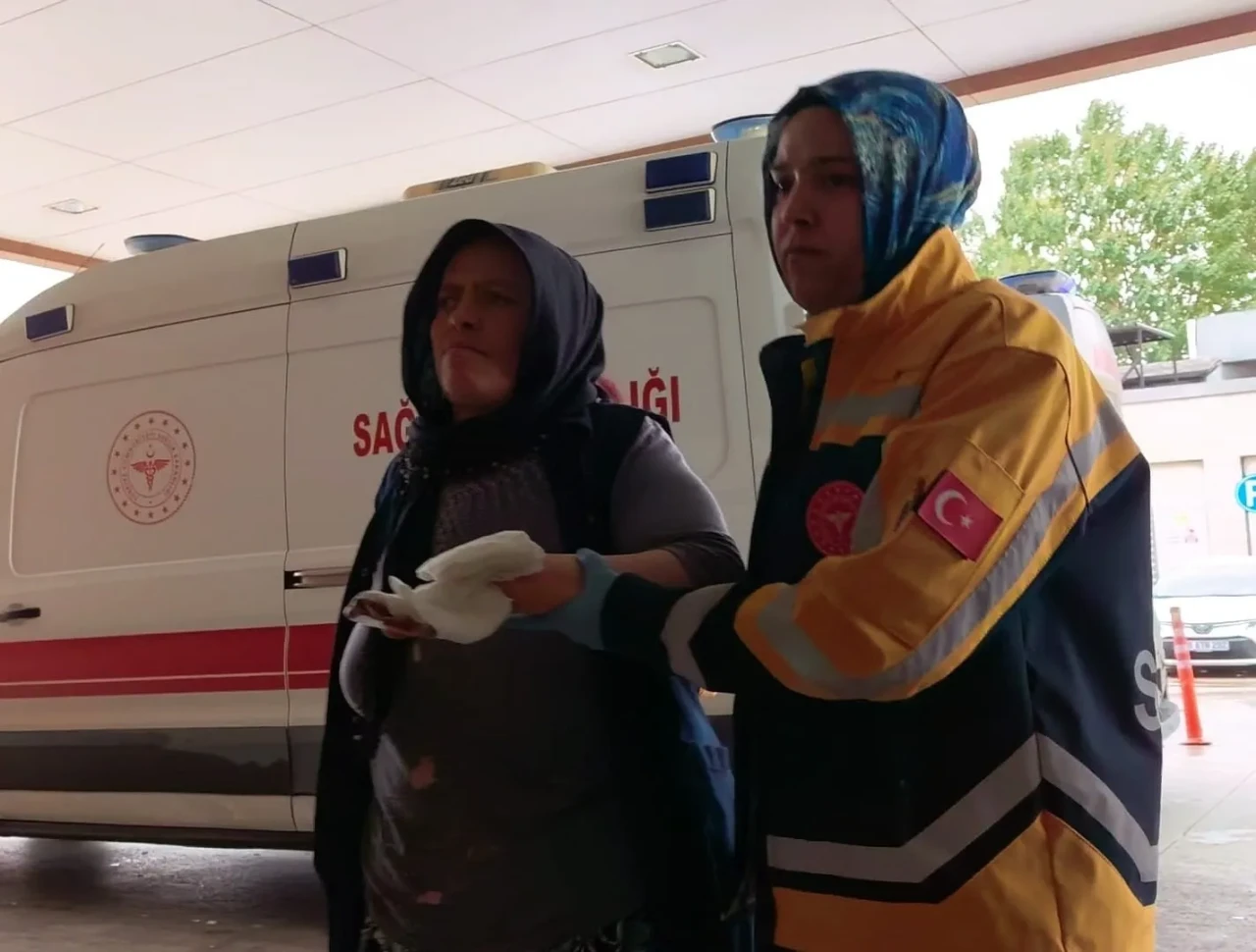 Bursa'nın İnegöl ilçesinde merdaneli ütüye elleri sıkışan kadın yaralandı