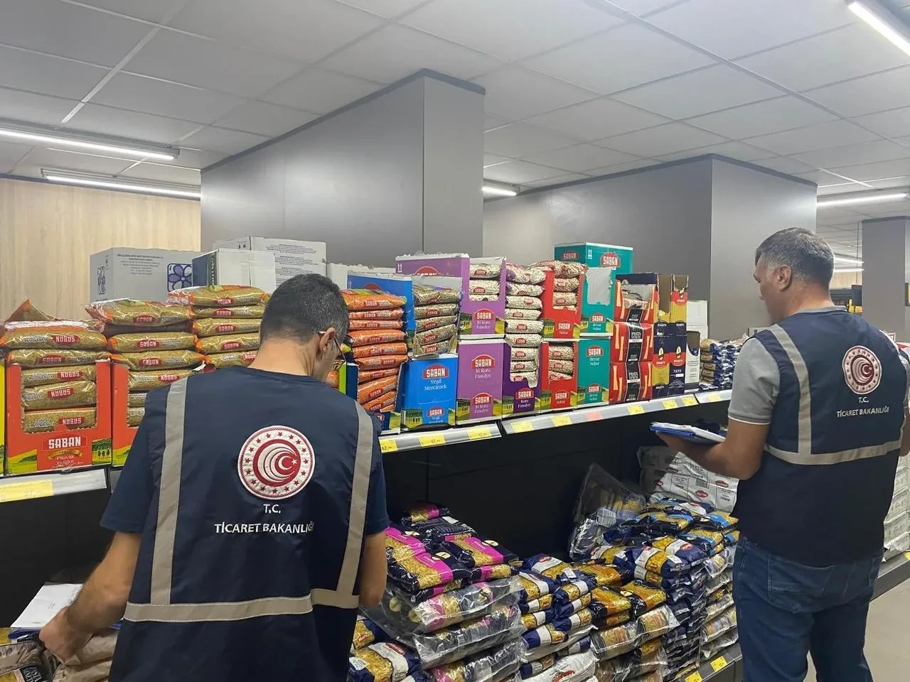 Tunceli'de ticaret ekipleri 1.860 ürünü denetledi