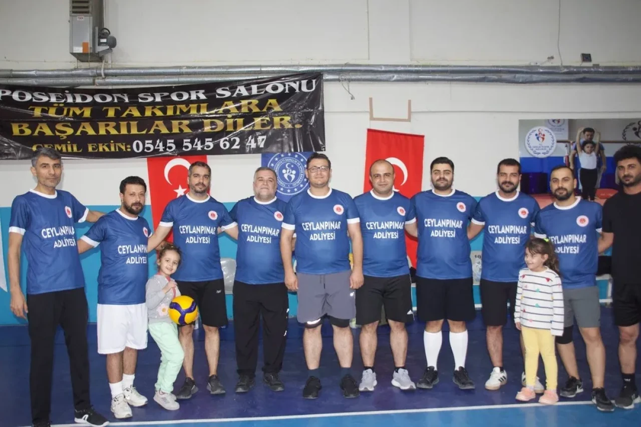 Ceylanpınar'da 19 takımın katıldığı voleybol turnuvasında şampiyon Gençlik ve Spor Takımı oldu
