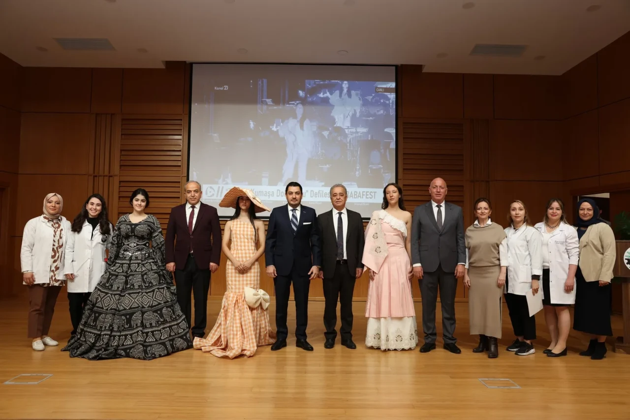 DOSTEK öğrencileri BabaFest 2025’te sergiledikleri tasarımlarla büyük beğeni topladı