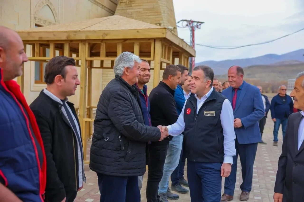 bayburt valisi Mustafa Eldivan Adabaşı ve Aydıncık köylerinde incelemelerde bulundu
