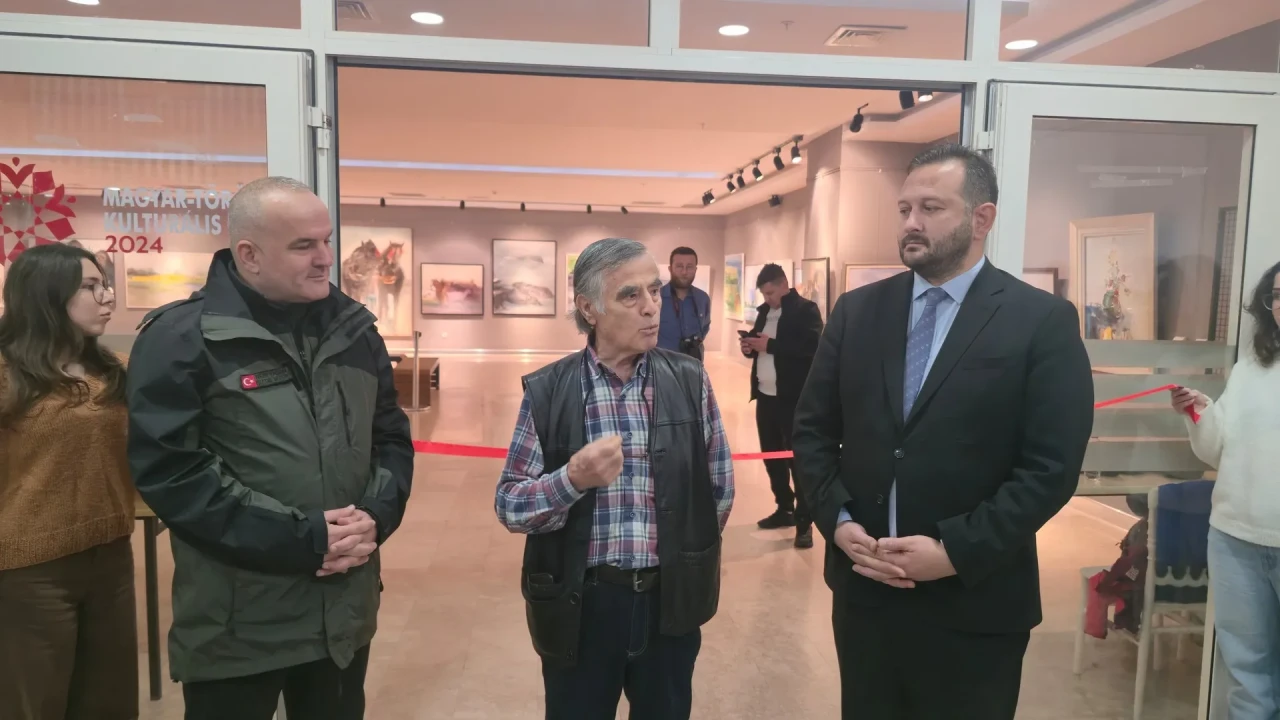 Tekirdağ'da doğaçlama sergisi sanatseverlerle buluştu