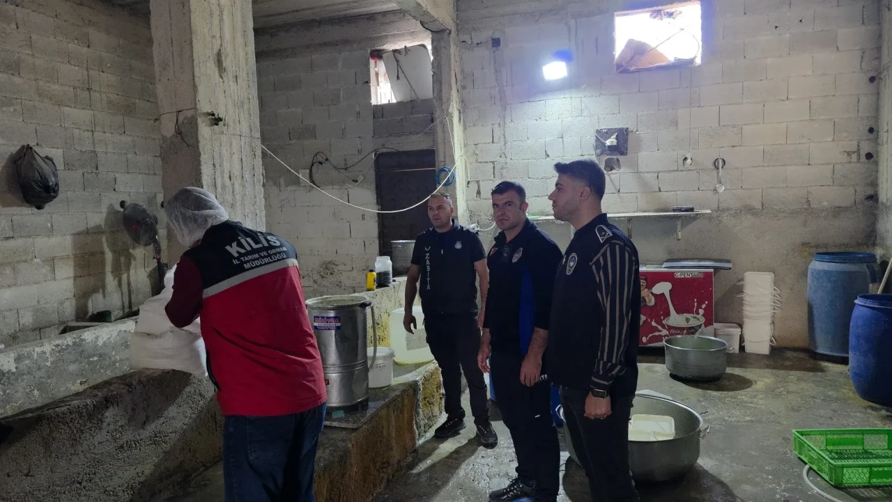 Kilis'te kaçak süt ürünü üretimi yapan işletmeye 315 bin 896 lira ceza kesildi
