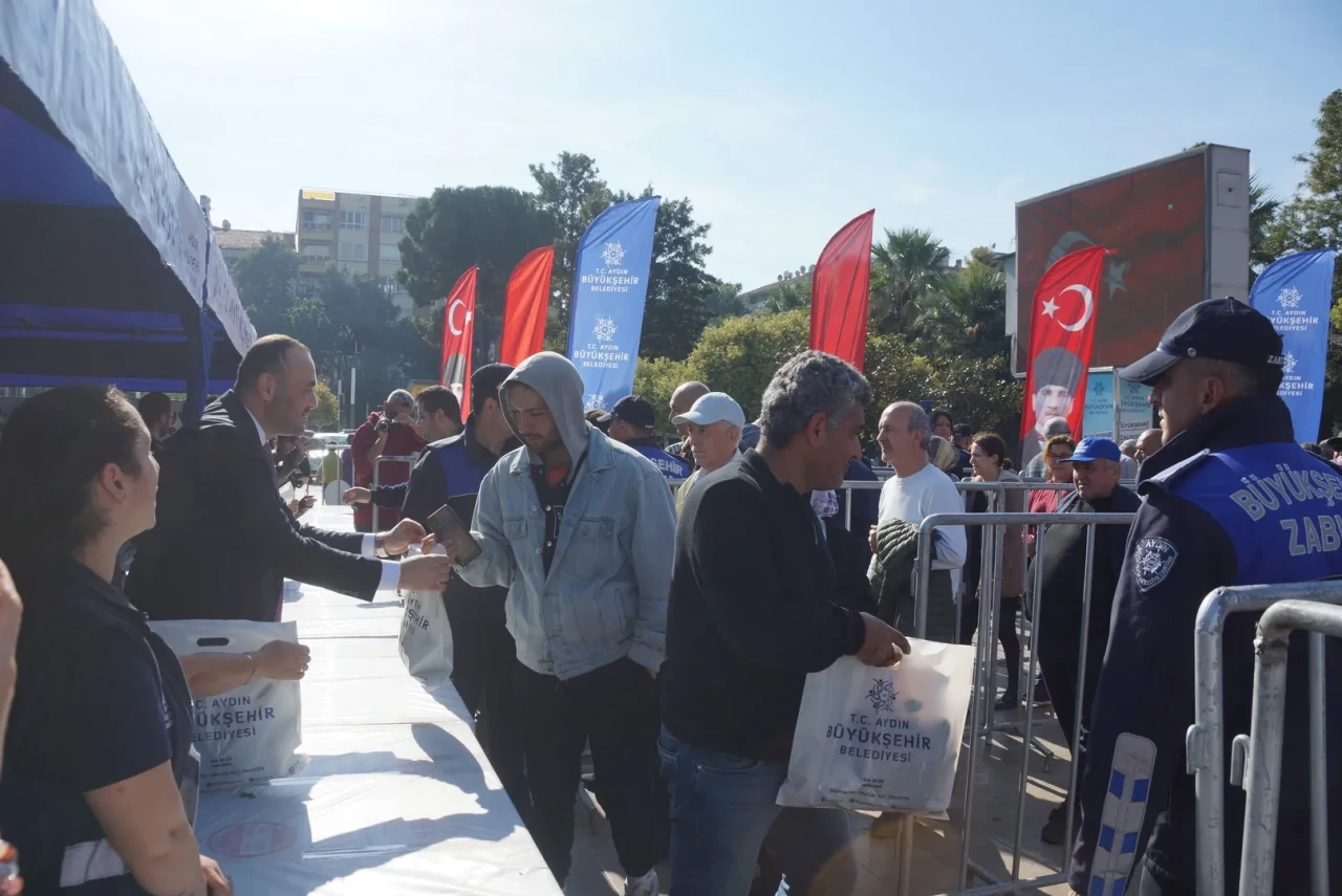 Aydın'da 80 bin ata tohumu fideleri yarım saatte tükendi