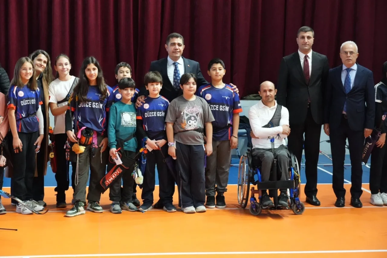 Düzce’de okçuluk merkezi sporun yaygınlaşması için yatırımları sürdürüyor
