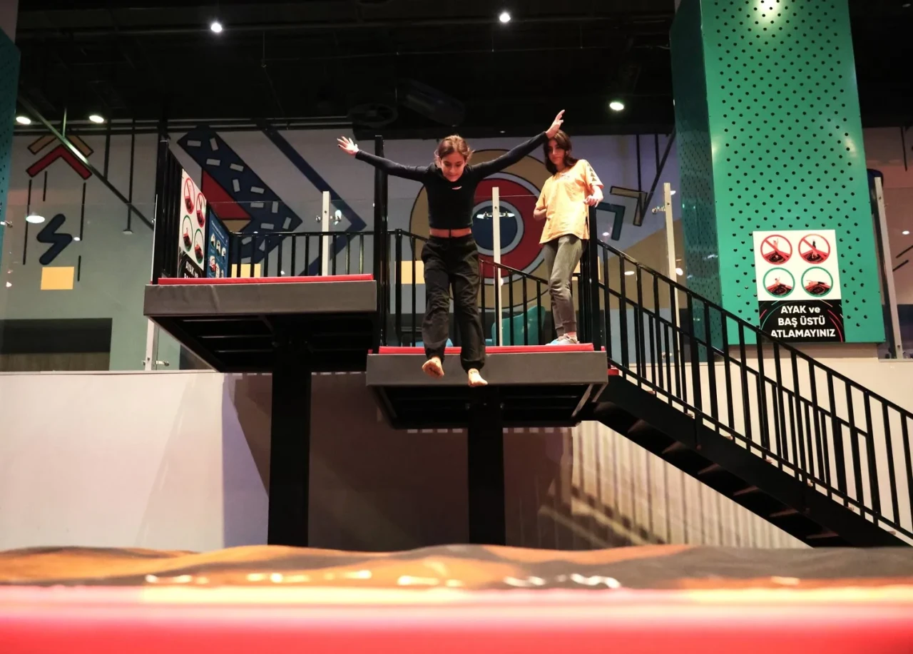 Osmangazi Belediyesi dijiders öğrencilerini eğlence merkezinde ödüllendirdi