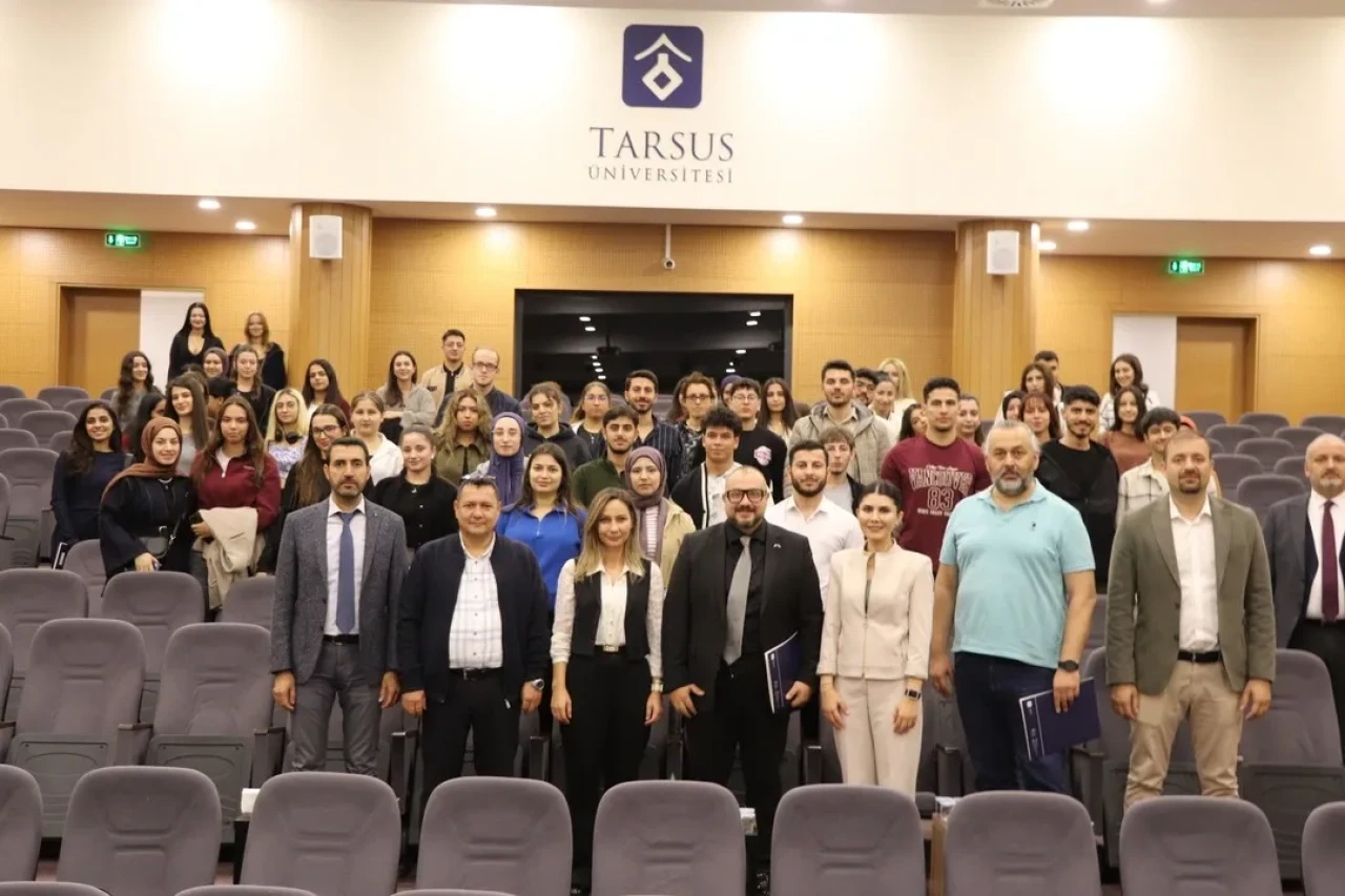 Tarsus Üniversitesi’nde Kampüs Mersin ve Garaj Mersin projeleri öğrencilere tanıtıldı
