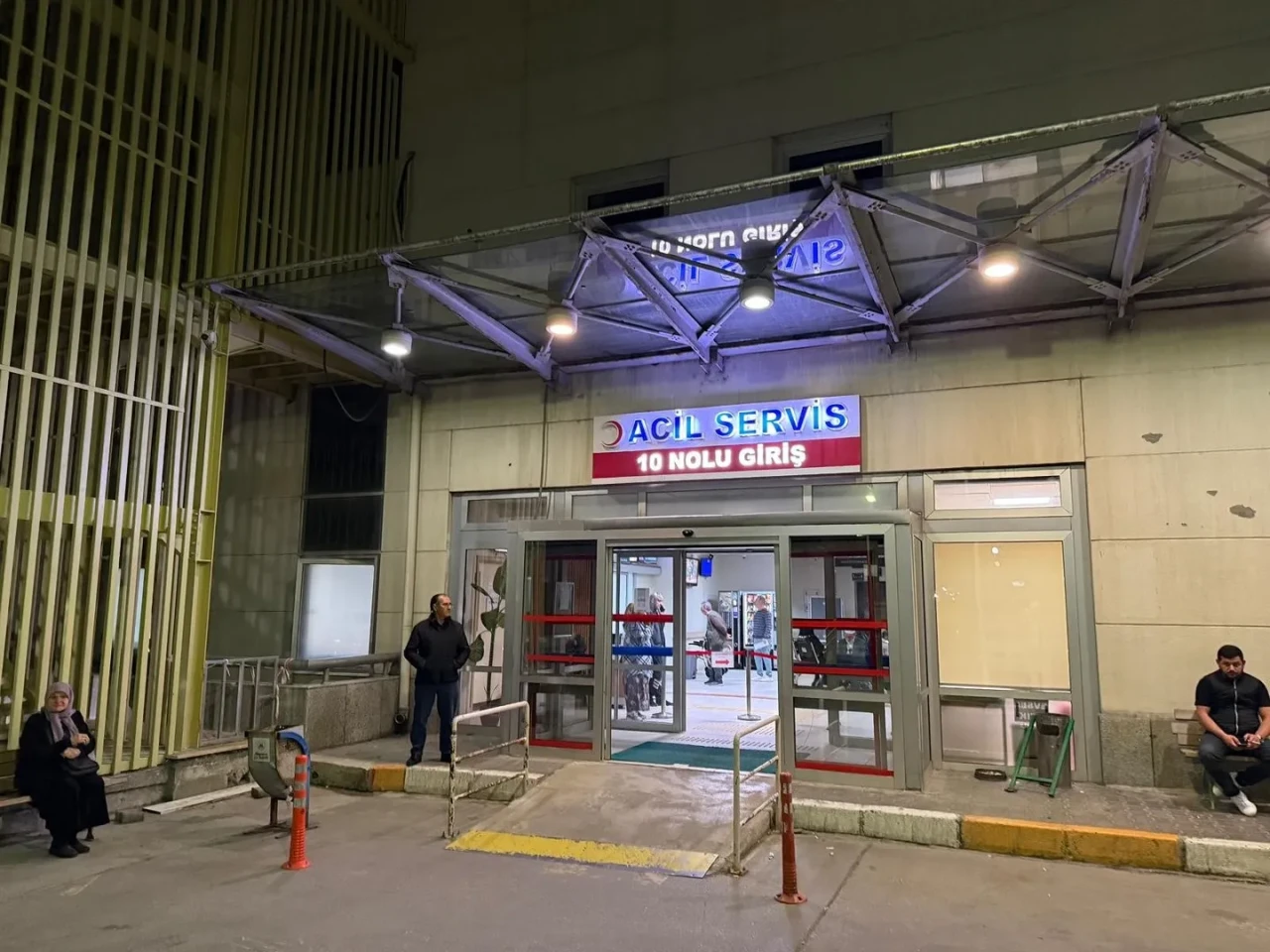 Sakarya'da açık cezaevinde yemek yiyen 171 mahkum rahatsızlandı