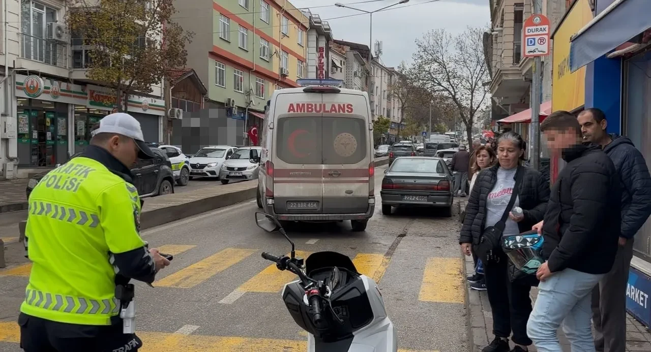 Edirne'de motosiklet devrildi sürücüsü yaralandı