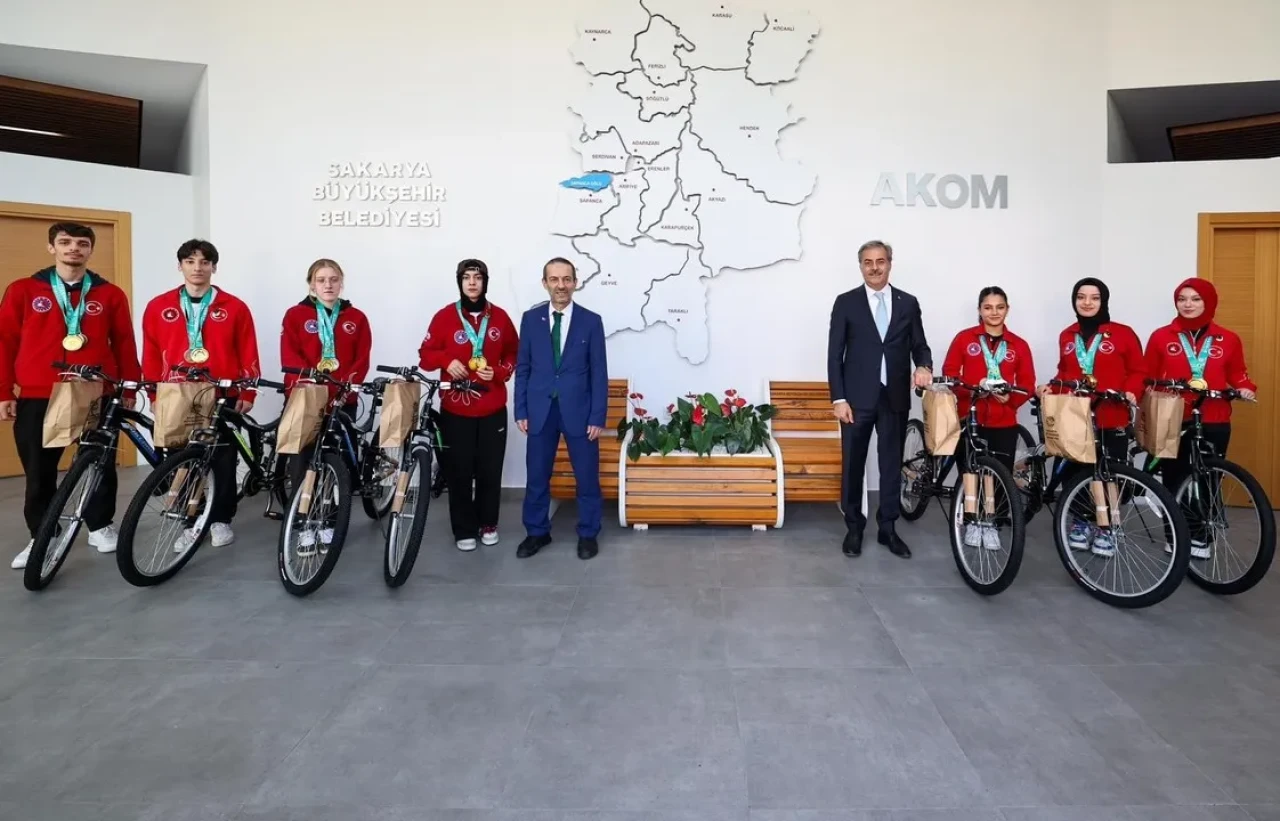Sakarya'da Wushu Kung Fu milli takımı başkan Alemdar tarafından ağırlandı