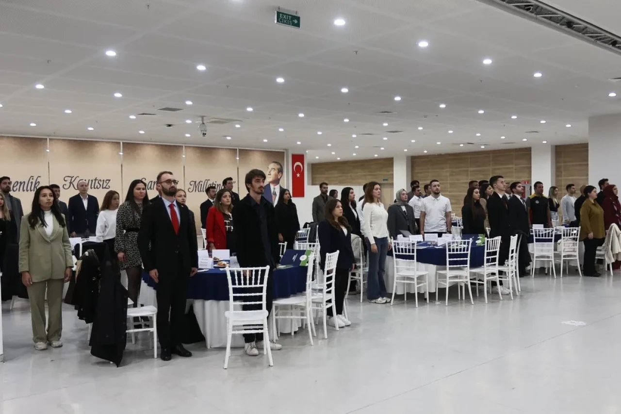 Muğla’da gençler yerel yönetime katılım için mecliste bir araya geldi