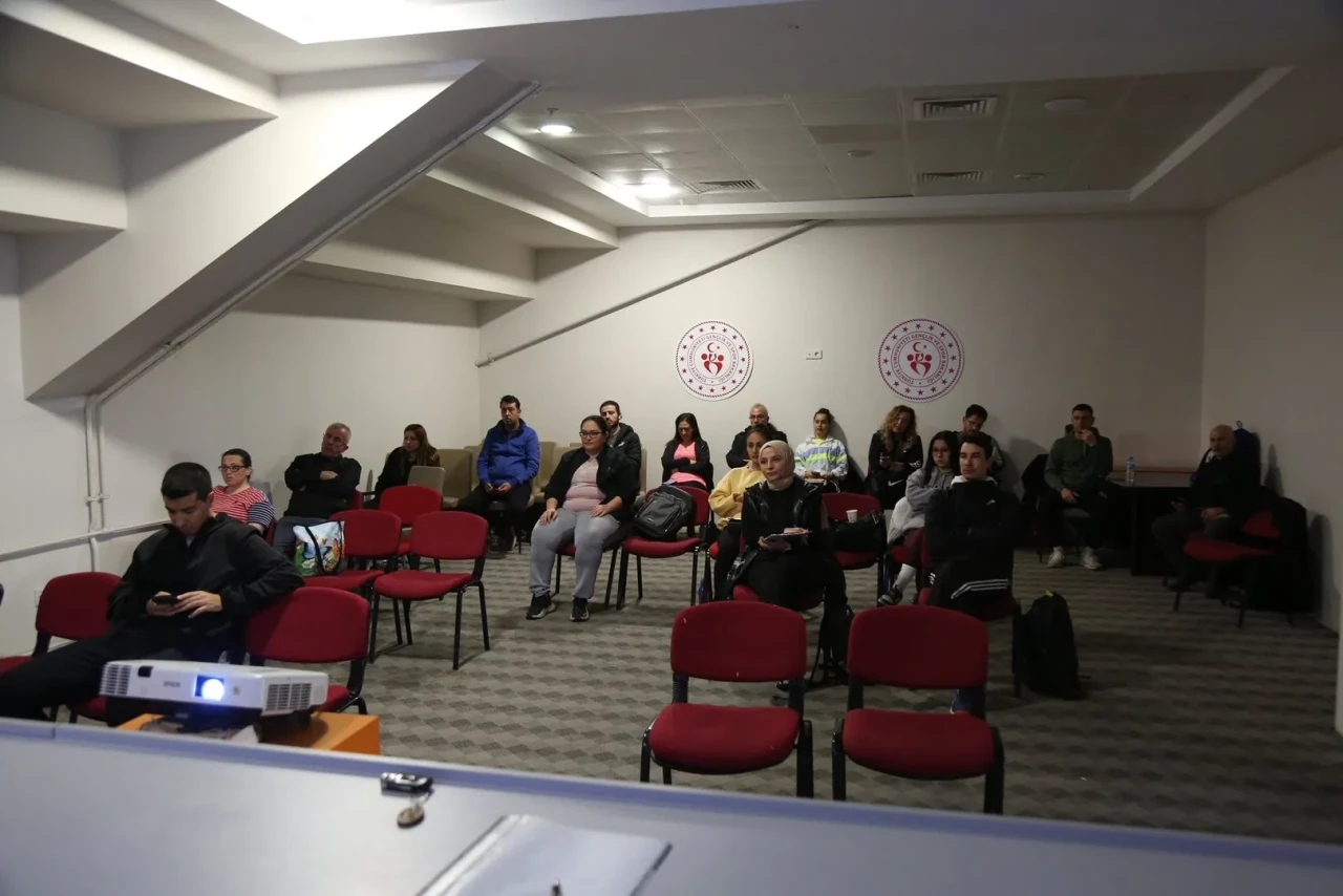 Muğla'da masa tenisi antrenörlük eğitimleri teorik ve uygulamalı olarak devam ediyor