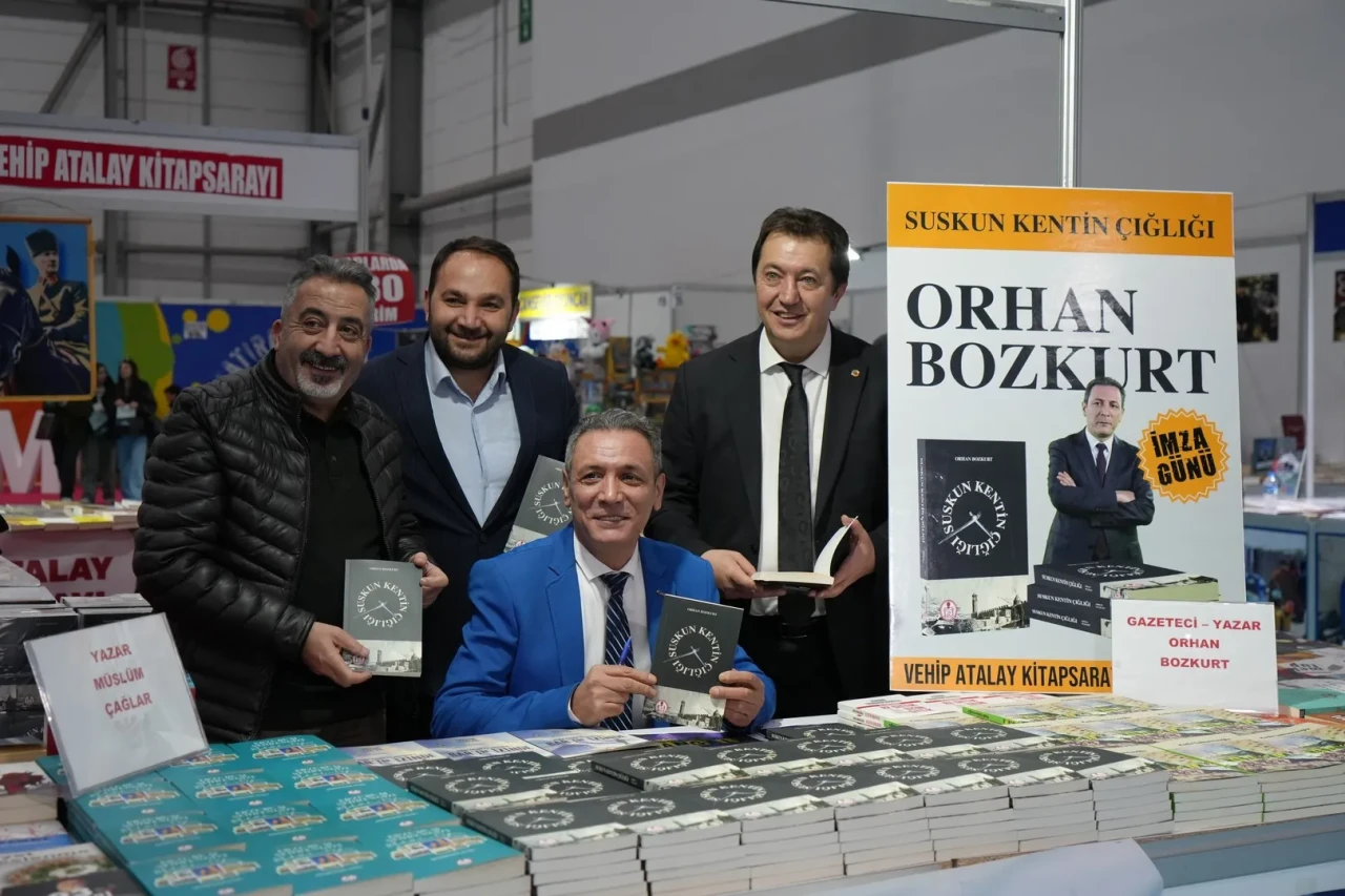 Orhan Bozkurt "Suskun Kentin Çığlığı" ile Erzurum Kitap Fuarı’nda okurlarla buluştu