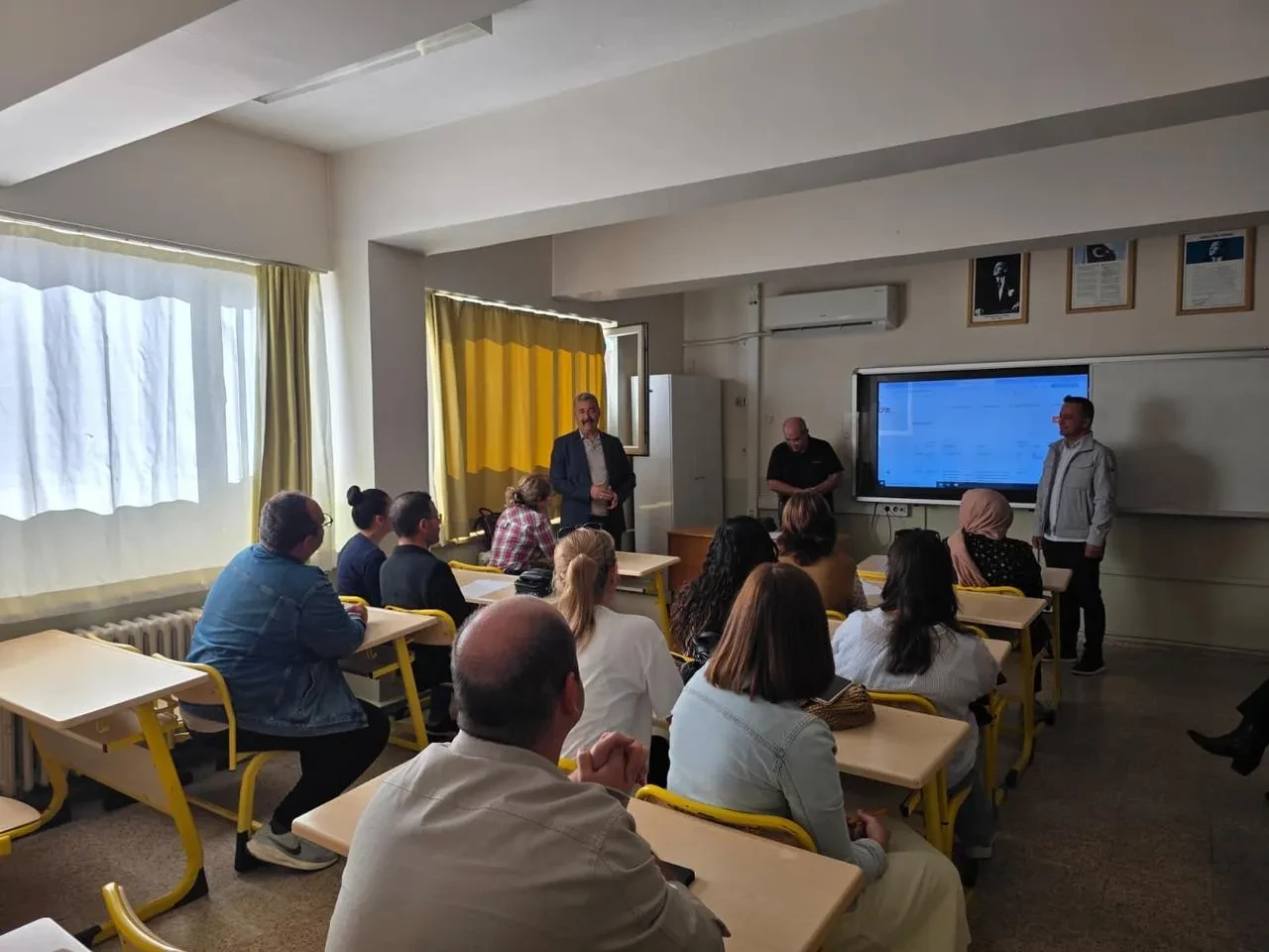 Efeler İlçe Milli Eğitim Müdürlüğü öğretmenler için proje semineri düzenledi