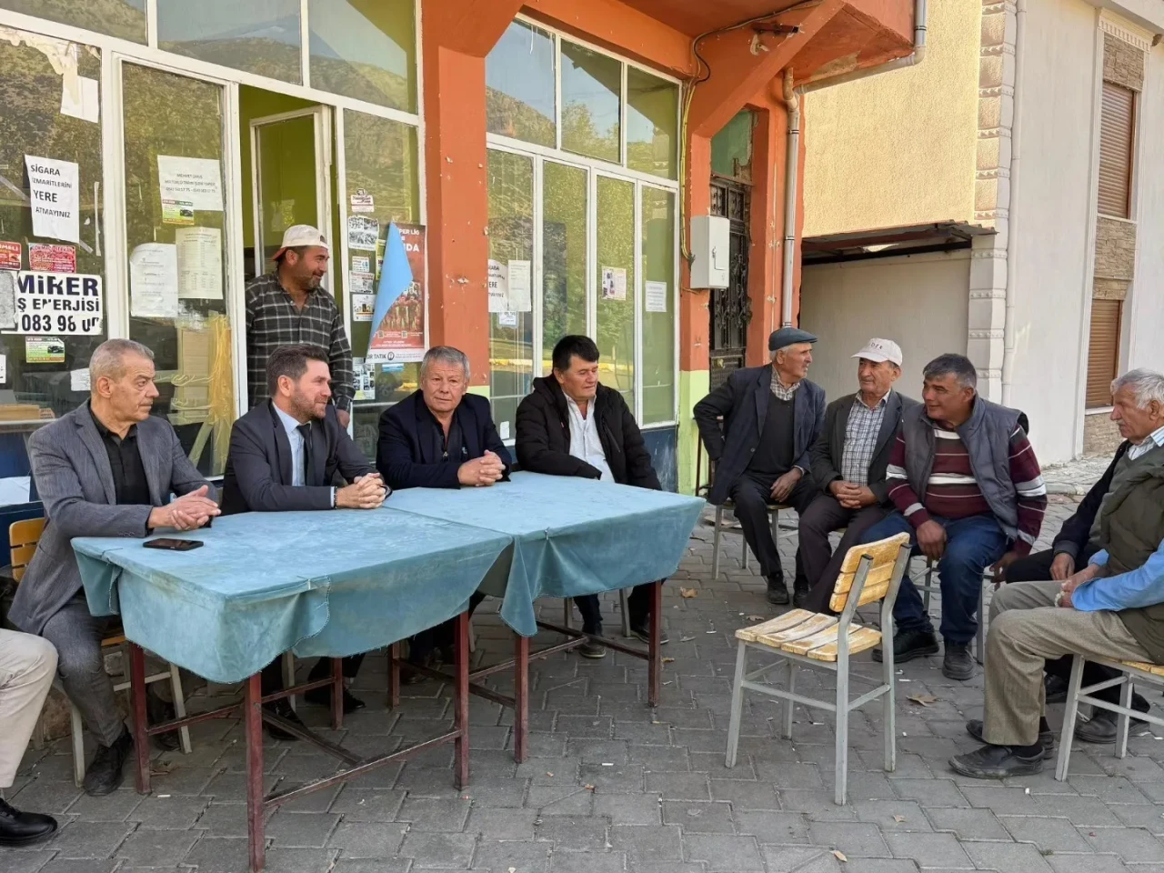 Tavas Belediye Başkanı Kadir Tatık Pınarlar Mahallesi'nde vatandaşlarla bir araya geldi