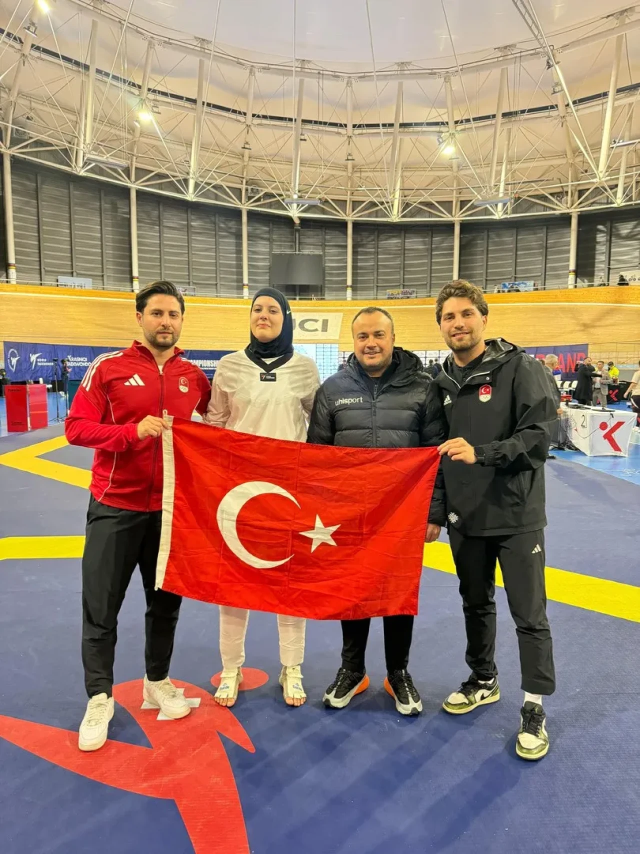 Aydınlı Elifnaz Köseoğlu Avrupa Taekwondo Şampiyonası'nda altın madalya kazandı