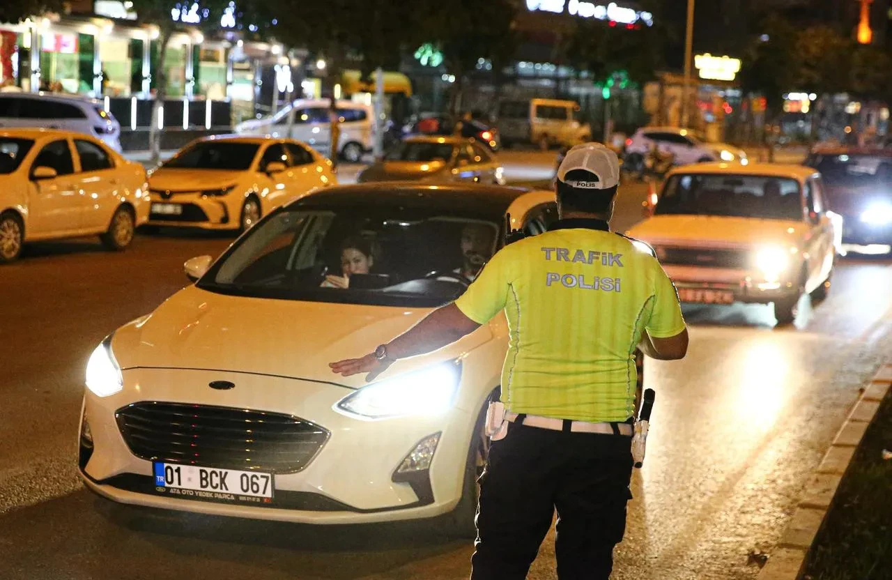 Adana'da huzur ve güven uygulamasında 72 şüpheli yakalandı ve 1,3 milyon