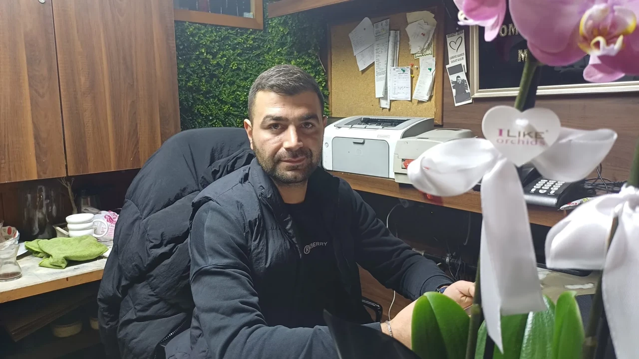 Kayseri’de öğretmenler günü nedeniyle çiçekçilerde yoğunluk yaşanıyor