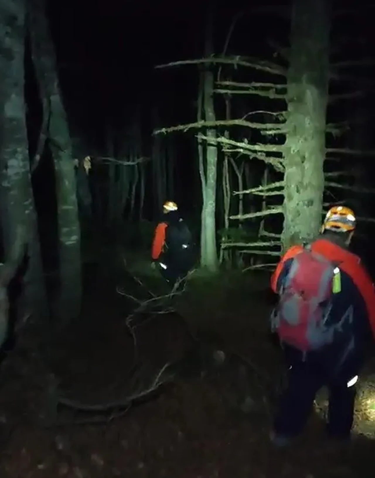 Uludağ'da izinsiz yürüyüş yapan 6 kişi AFAD ve jandarma ekipleri tarafından