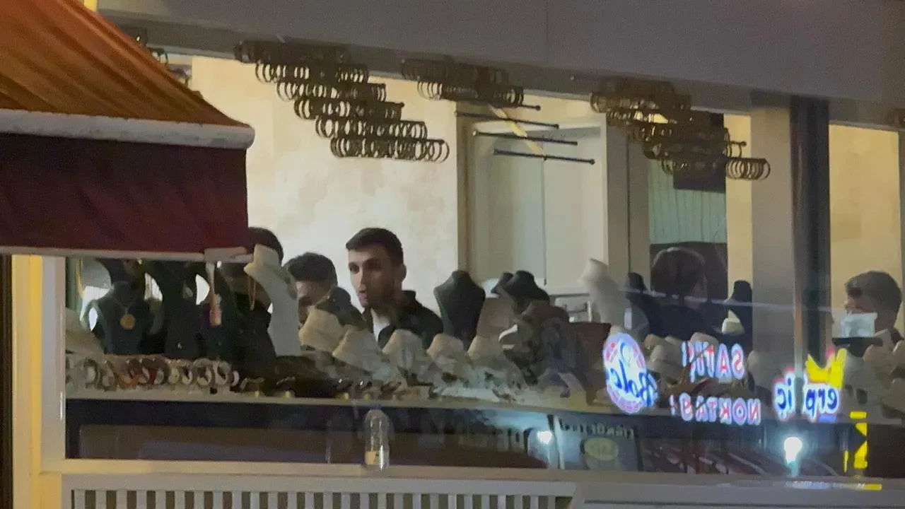 Kocaeli’de kolon çatlağı sonrası 16 bina tahliye edildi, kuyumcu ziynet eşyalarını