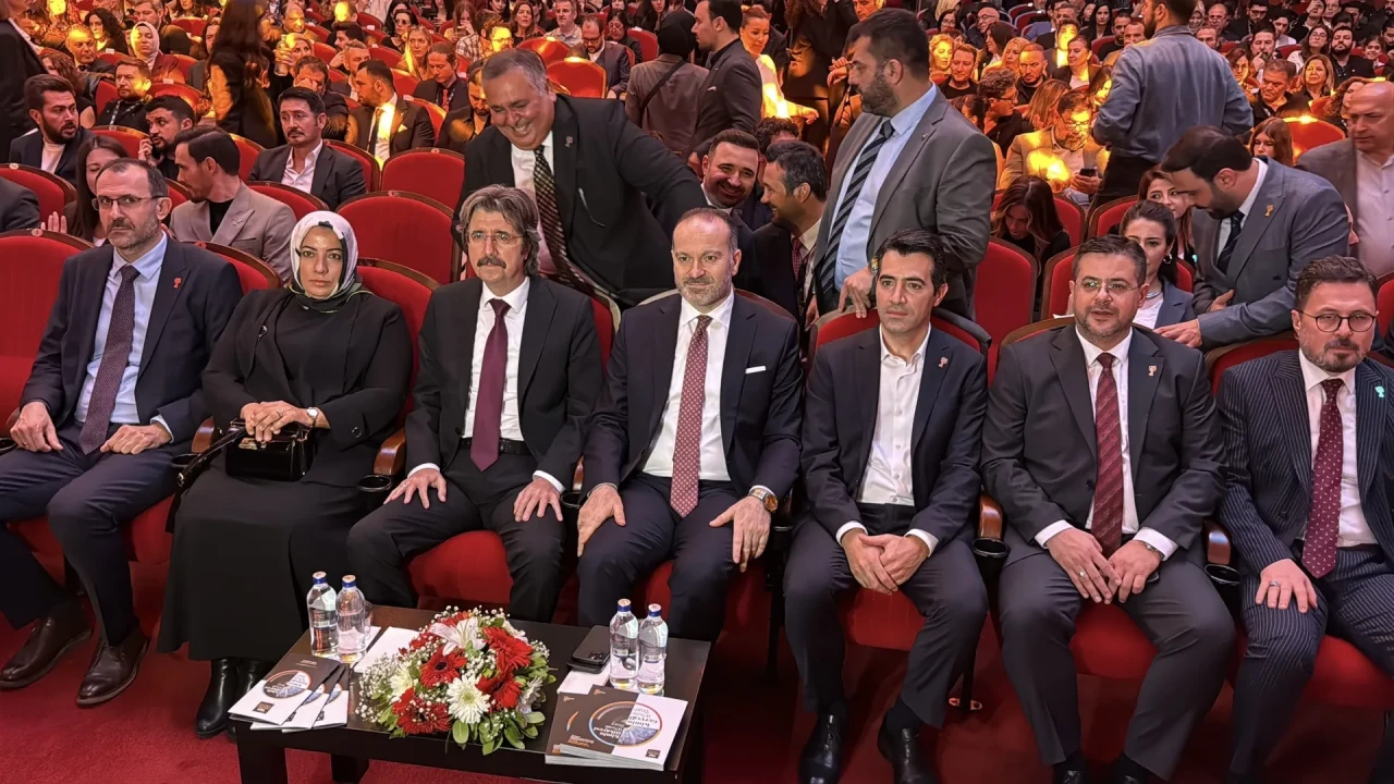 İstanbul'da TRT Uluslararası Belgesel Ödülleri törenle sona erdi ve 12 proje ödüllendirildi.