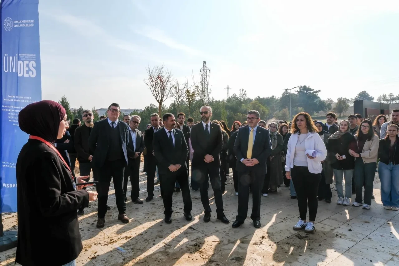 Bilecik Şeyh Edebali Üniversitesi kampüsüne farklı türlerde fidanlar dikildi