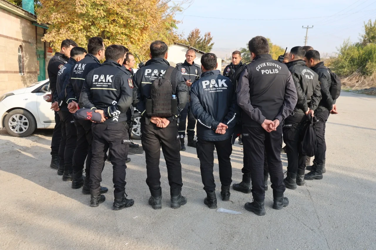 Elazığ'da kayıp otizmli Veysel Bilen için AFAD ve ekipler geniş çaplı arama yapıyor