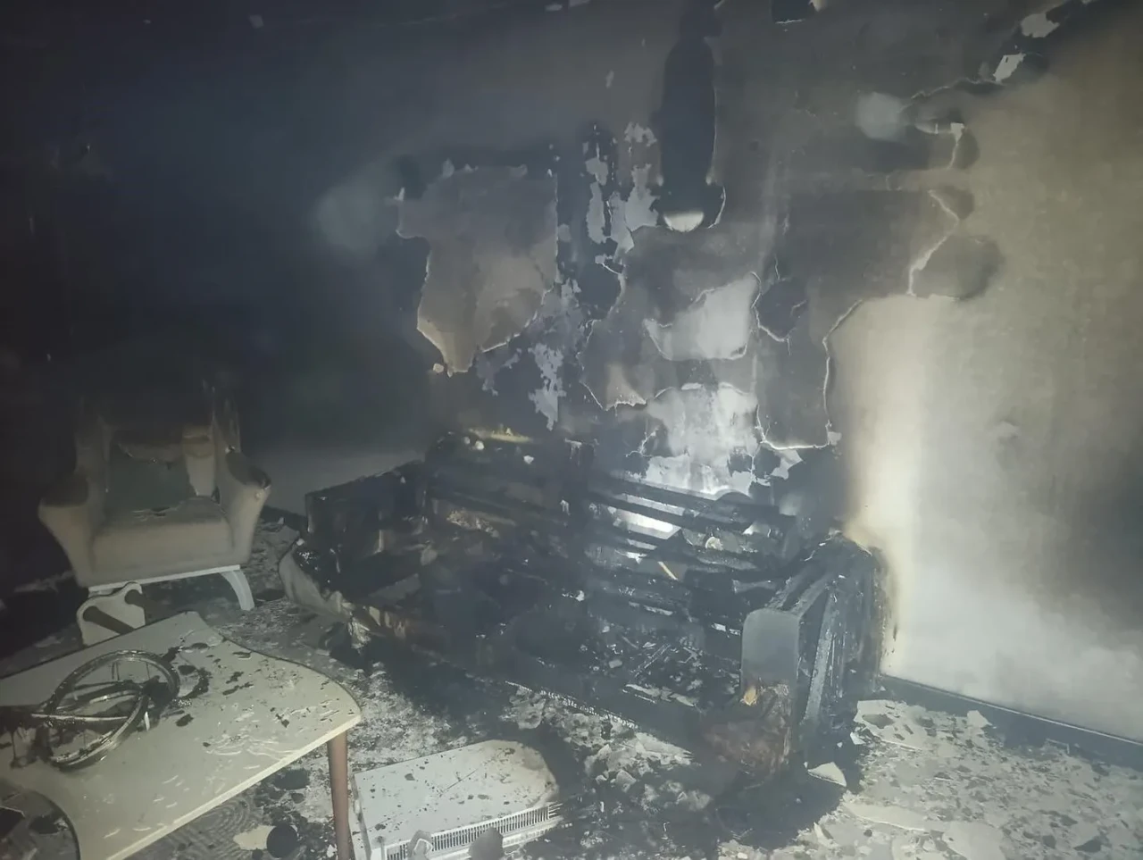 Antakya’da çıkan yangında ev kullanılmaz hale geldi