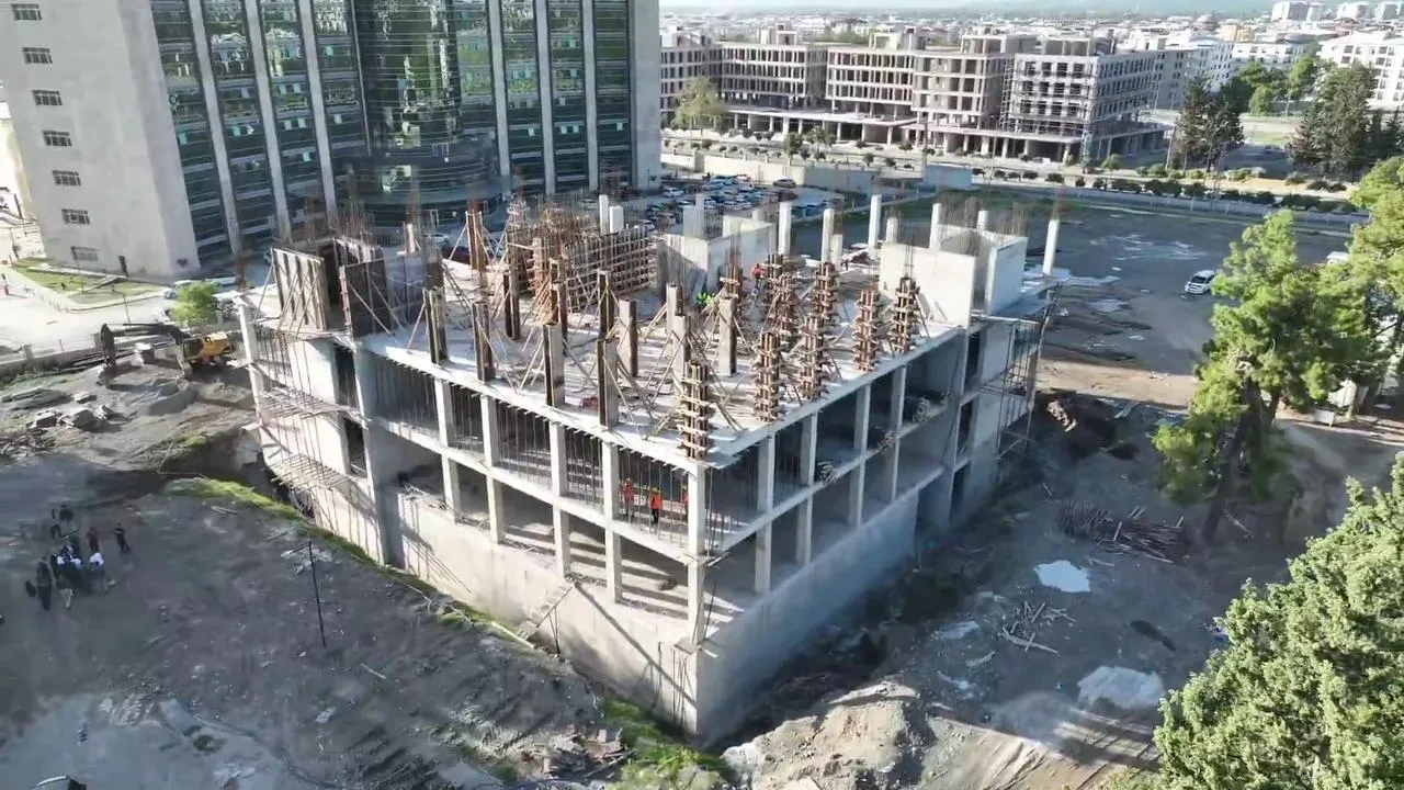 Hatay Valisi Mustafa Masatlı Dörtyol’da diş sağlığı merkezi incelemesi yaptı