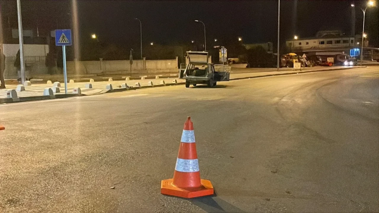 Karaman'da iki otomobilin çarpışması sonucu LPG tankı yerinden çıktı ve gaz kaçağı paniği