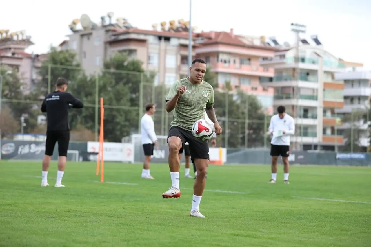 Corendon Alanyaspor Gaziantep FK maçı hazırlıklarını tamamladı