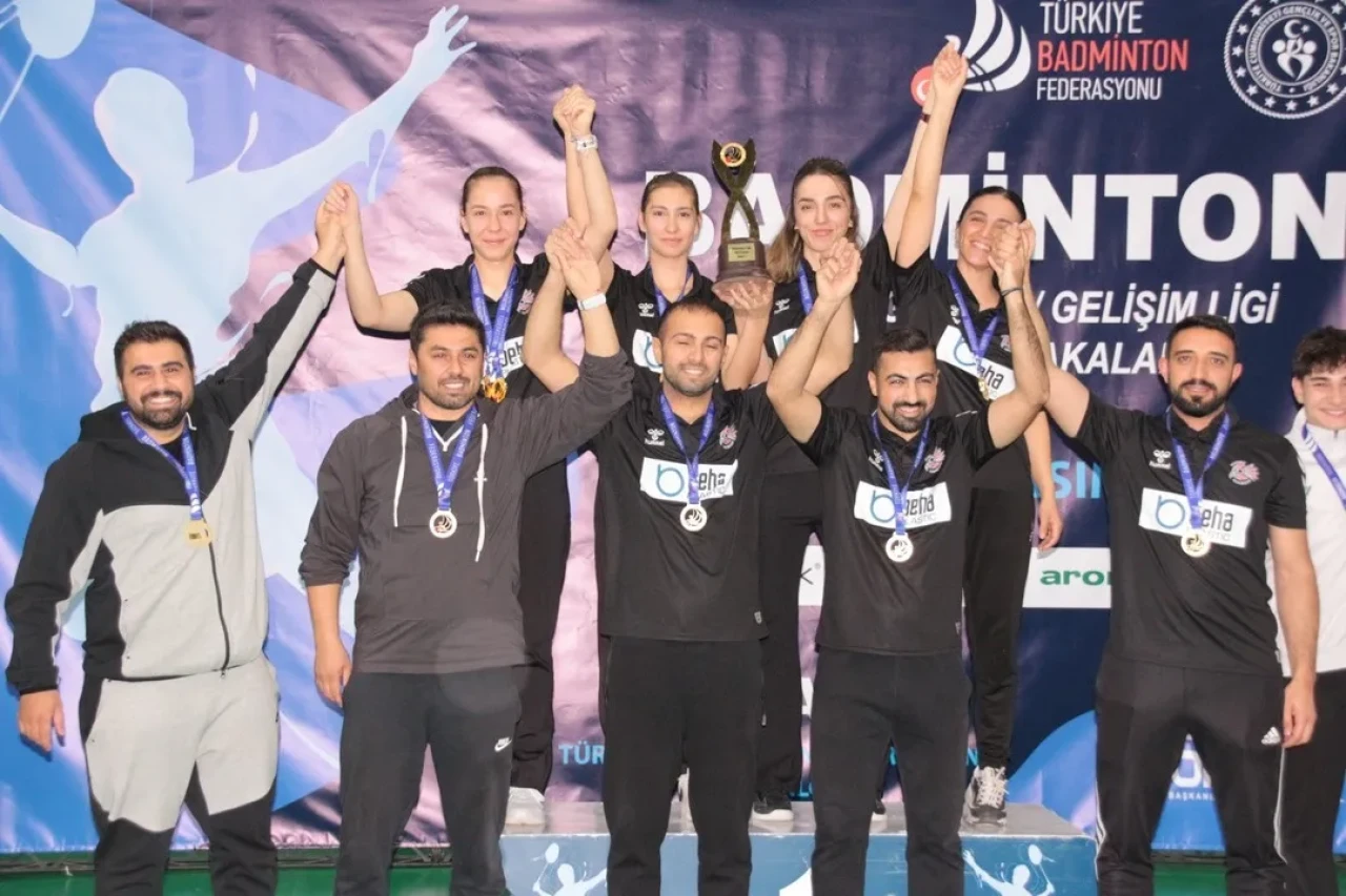 Kayseri Badminton Spor Kulübü süper lig-1. lig-gelişim ligi final müsabakalarında namağlup şampiyon oldu