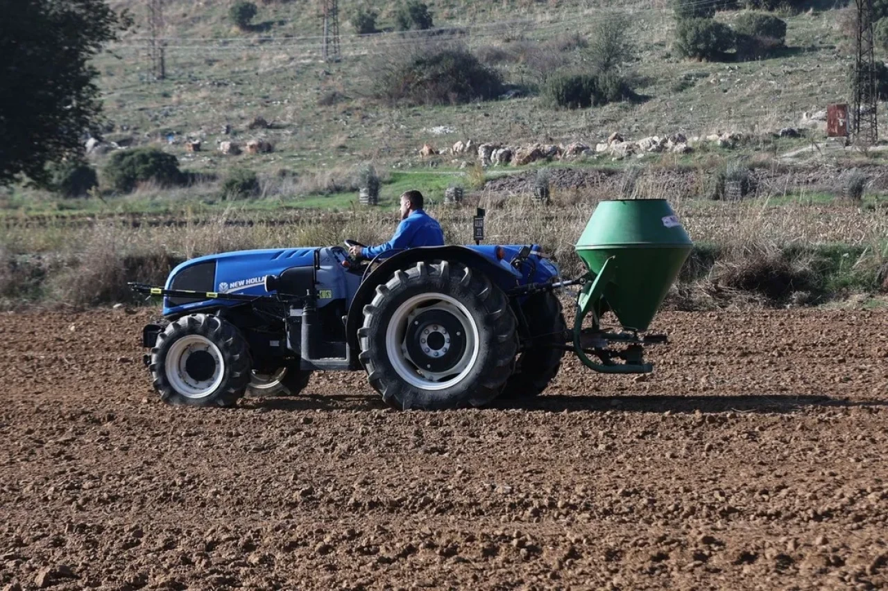 Muğla Büyükşehir Belediyesi hayvancılıkla uğraşan üreticilere kaba yem desteği sağlıyor