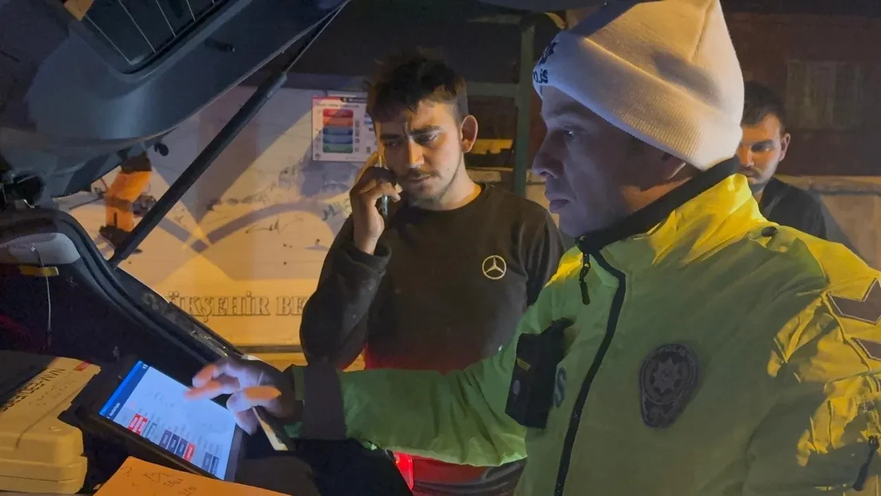 Kayseri'de ehliyetsiz oto tamircisi aracı sahibinden habersiz test sürüşüne çıkınca ikisine de ceza