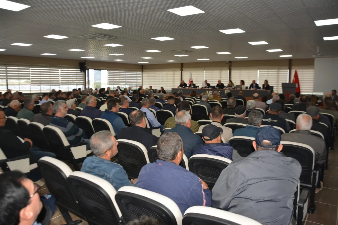 TARİŞ Söke Pamuk Kooperatifi genel kurulunda buğday üreticilerine destek sözü verildi