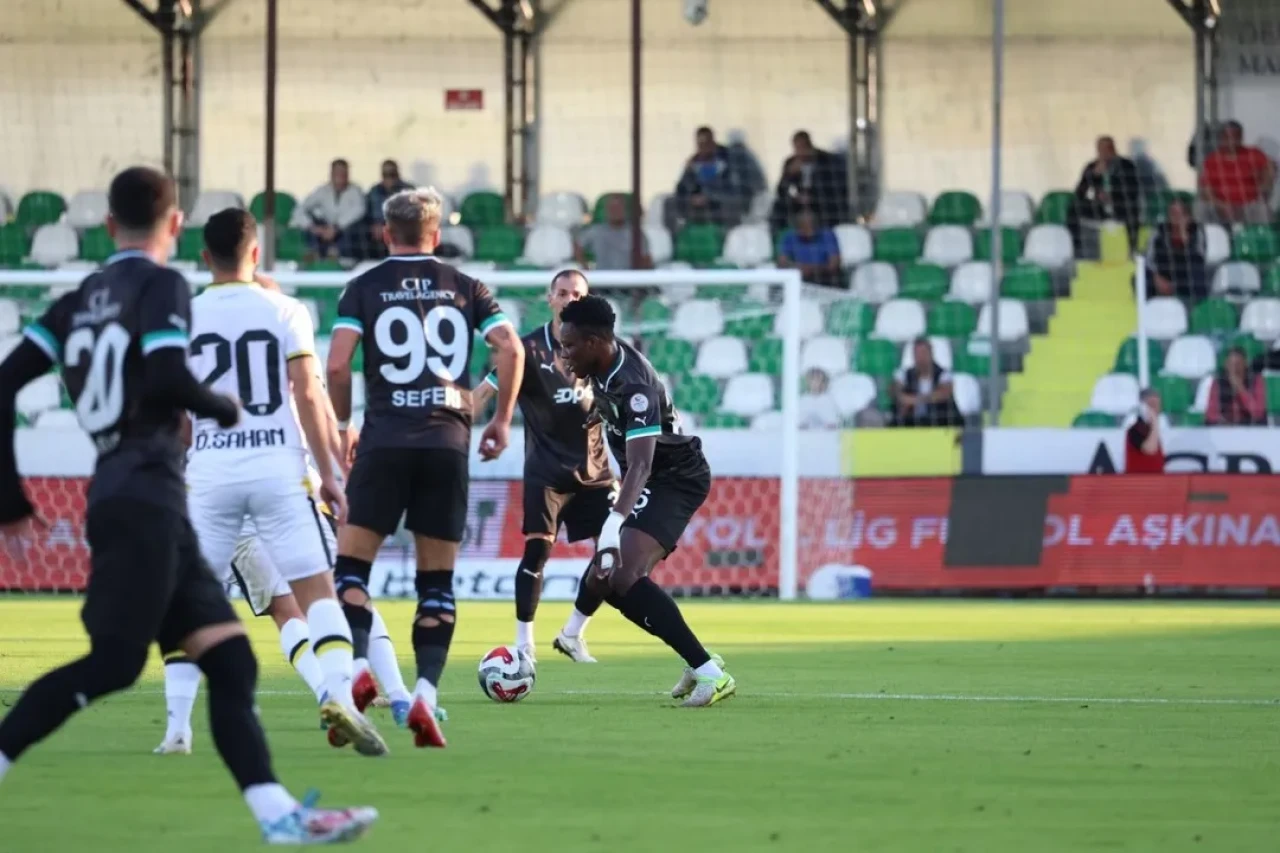 Bodrum FK sahasında İstanbulspor'u 5-0 mağlup etti