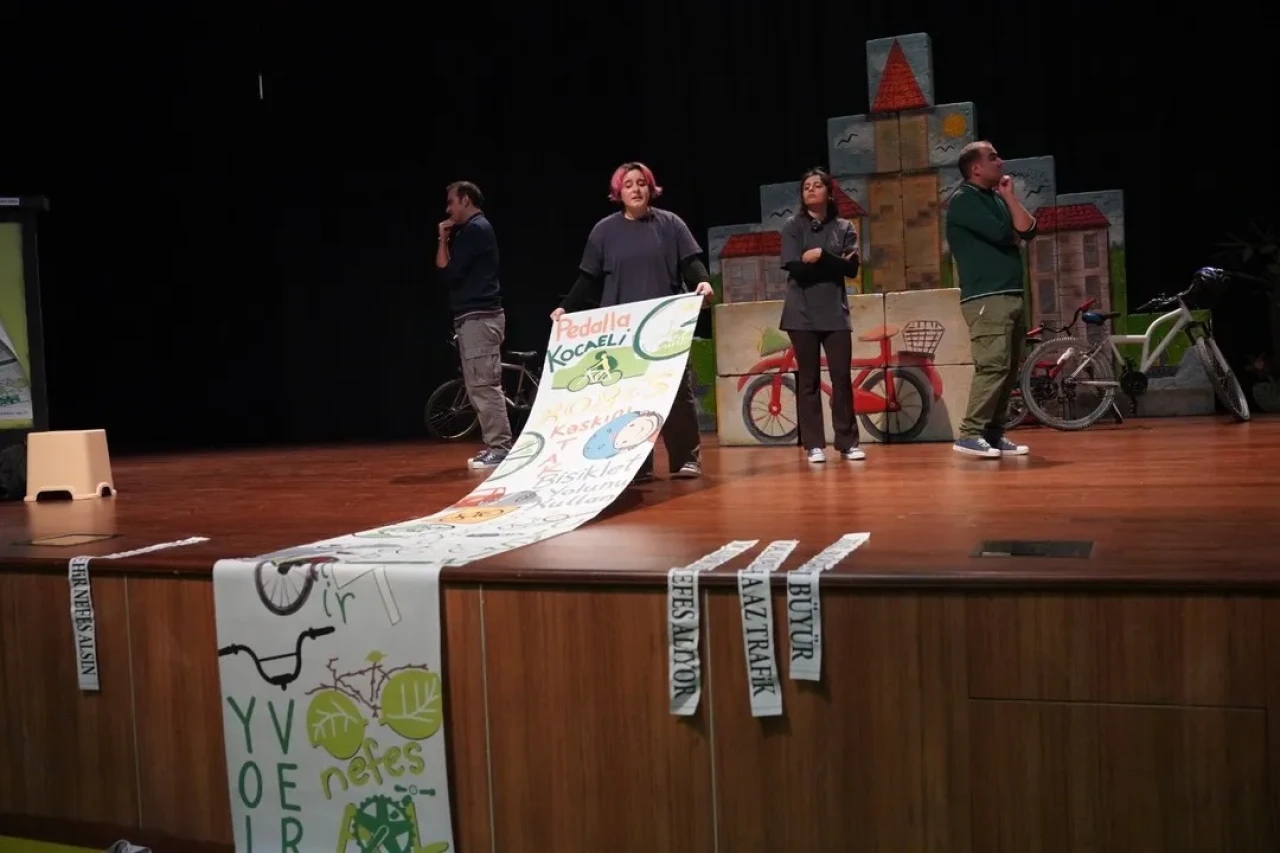Kocaeli'de "İki Teker Bir Rüya" oyunuyla bisiklet kullanım bilinci yaygınlaştırılıyor