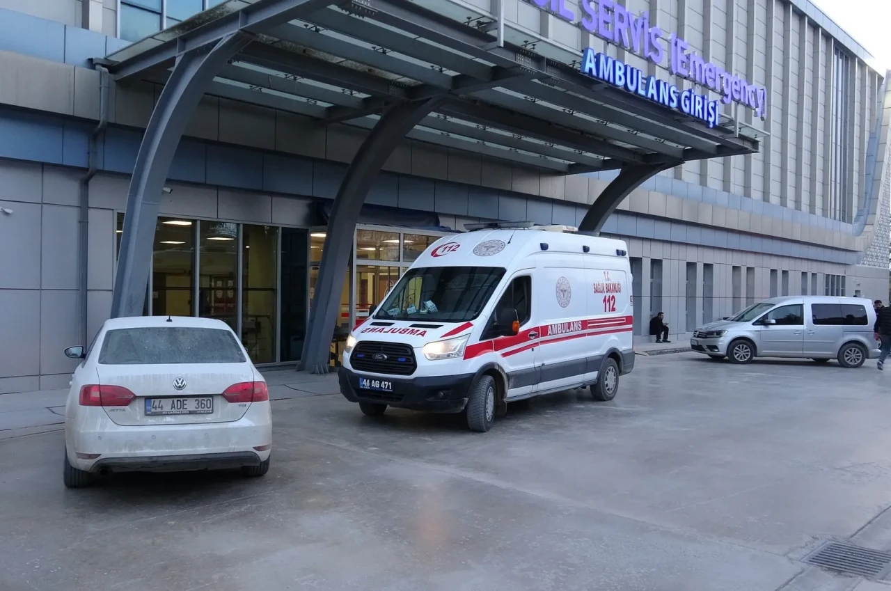 Malatya'da havalı tabancayla deneme atışı yapan kişi seken saçma sonucu bacağından yaralandı