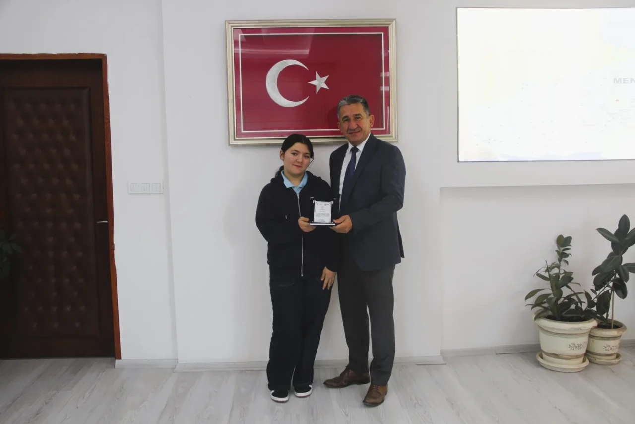 Muğla'da Atatürk sevgisi şiir yarışmasıyla anıldı